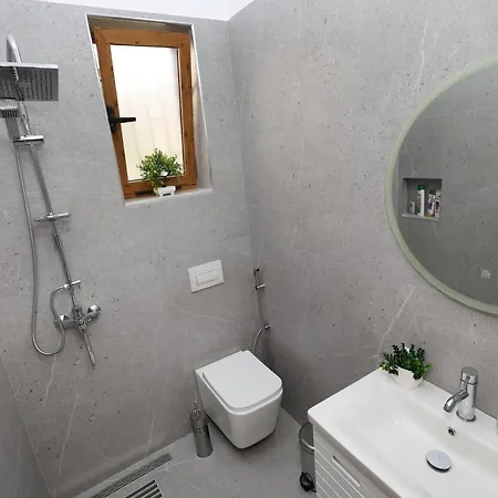 Berat Central Apartment Διαμέρισμα *