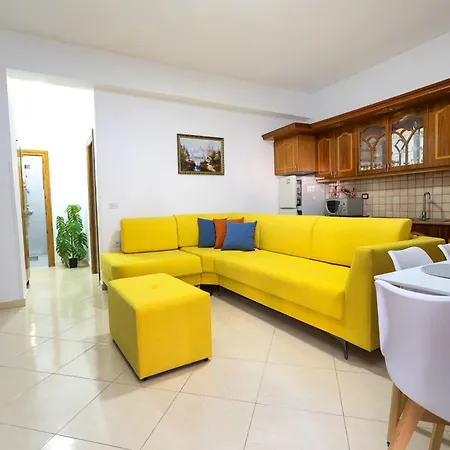 Berat Central Apartment Μπεράτ