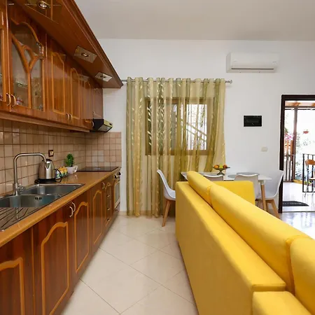 Berat Central Apartment Μπεράτ
