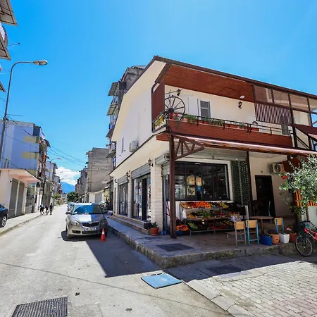 Berat Central Apartment Διαμέρισμα *